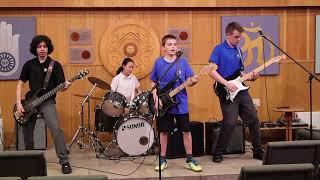 11-Year-Old plays Still Waiting by Sum 41 with FULL BAND