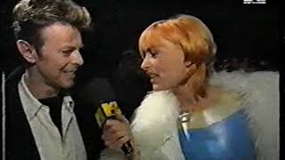 David Bowie - MTV Awards News At Night - Paris (France)  -  INTERVIEW BACKSTAGE -27 November 1995