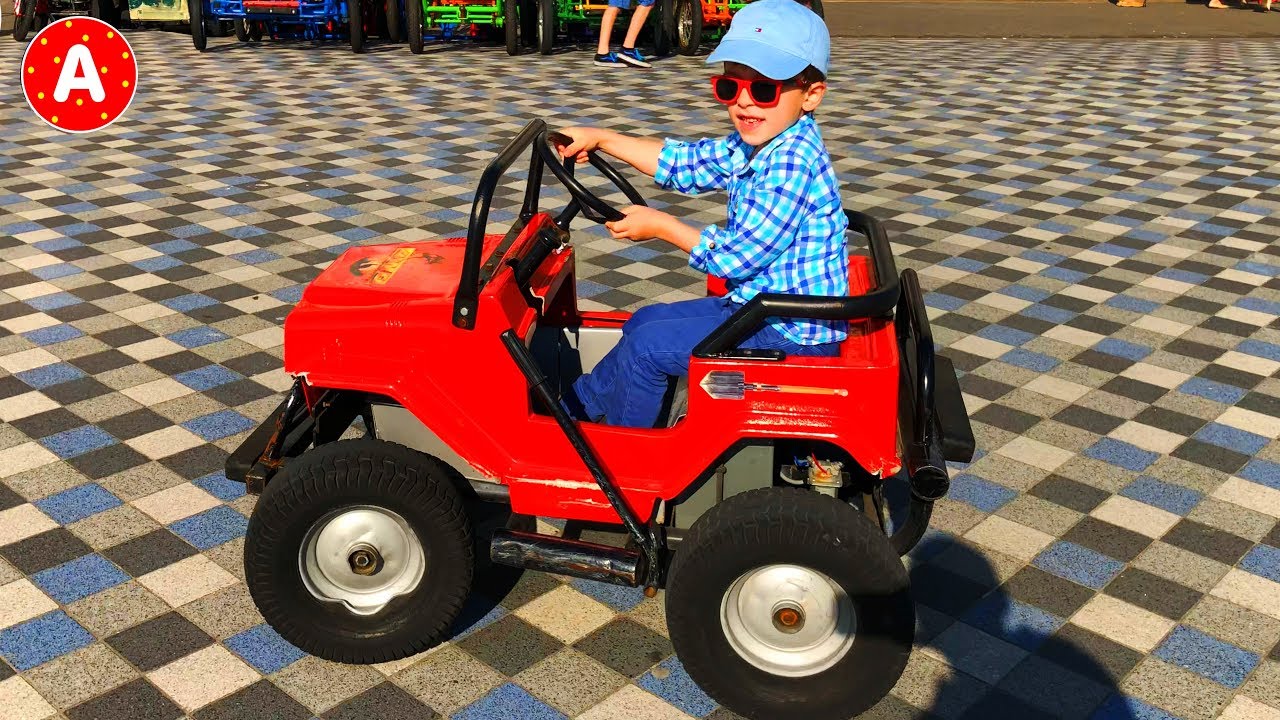 Balade sur la voiture sous licence à chaud 4 roues Voiture électrique Bébé Enfant  voitures jouet pour enfants de 3 à 8 ans - Chine Les jouets pour enfants en  plein air
