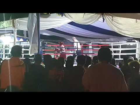 boxing gaduh.. dikerubungi warga