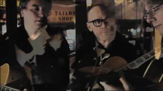 R.E.M. Supernatural Superserious (acoustic)