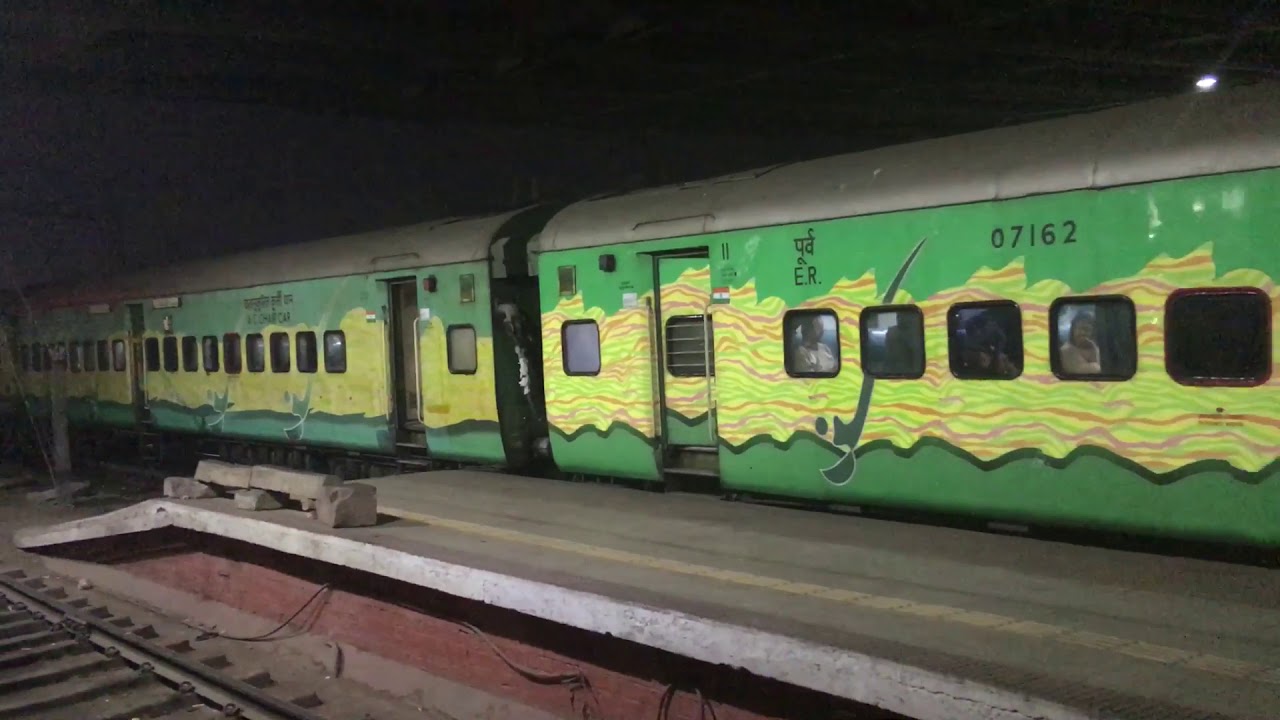 full-fledged-departure-of-12249-hwh-anvt-yuva-express-from-howrah-jn