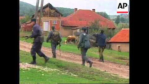 KOSOVO: ETHNIC ALBANIANS FLEE VILLAGES IN DRENICA AREA