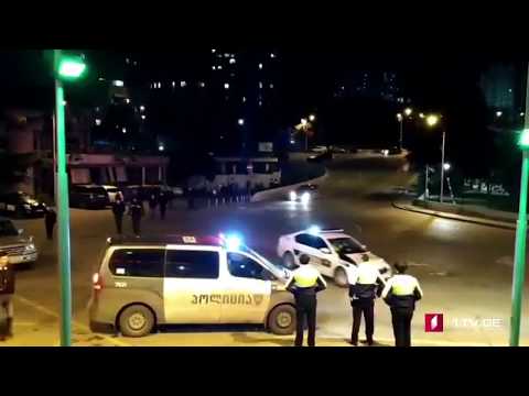 აქციის მონაწილეებმა ვაკის პოლიციის განყოფილებასთან გადაინაცვლეს