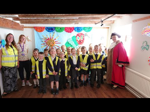 Mayor visits Whitefriars school art exhibition at Hanse House 6 July 2022