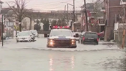 Far Rockaway families without heat and hot water a...