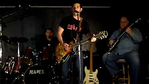 Timmy Ryan performs a country tune at Windows Off ...