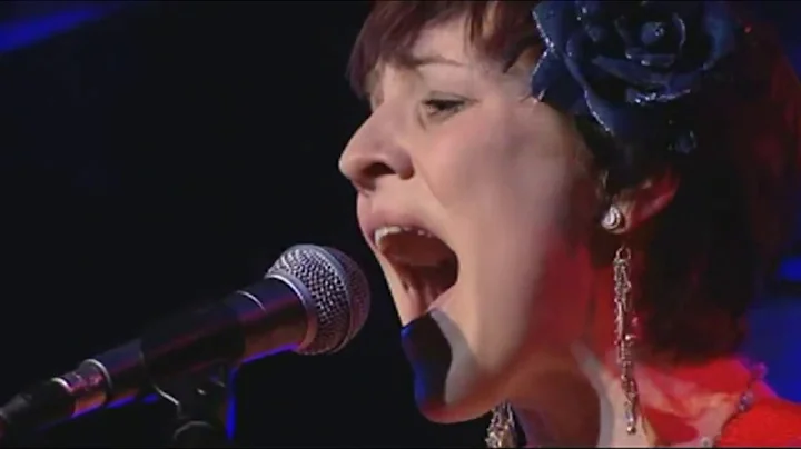 Dani Wilde, Victoria Smith & Samantha Fish - Falli...