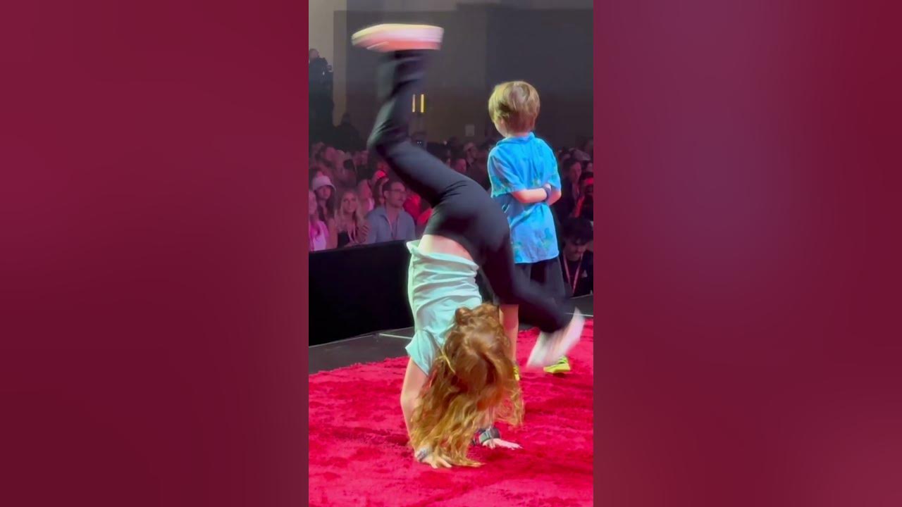 ADLEY does a SPLiT on STAGE!! she shows off her moves to the crowd at VidSummit with niko & dad π ADLEY does a SPLiT on STAGE!! she shows off her moves to the crowd at VidSummit with niko & dad π