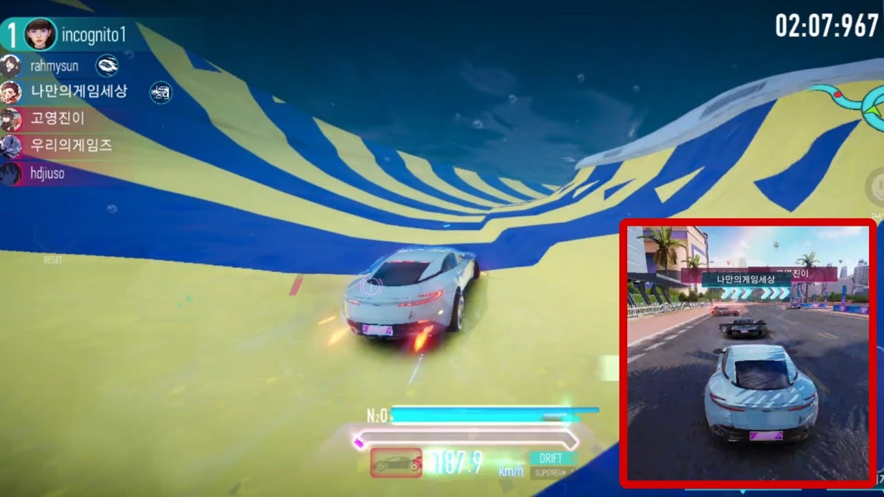 We raced as a team 3 VS 3 under the water in "Ace Racer" game