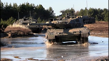 Leopard 2A7 tanks in action on a cold morning - LEOPARD 2A7 - Kampfpanzer Leopard 2A7 - Danish Army