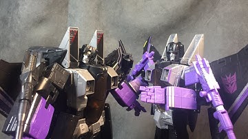 Transformers: MP-11 Skywarp vs Walmart Exclusive MP Skywarp