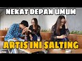 Nekat depan umum  artis ini tersipu malu 