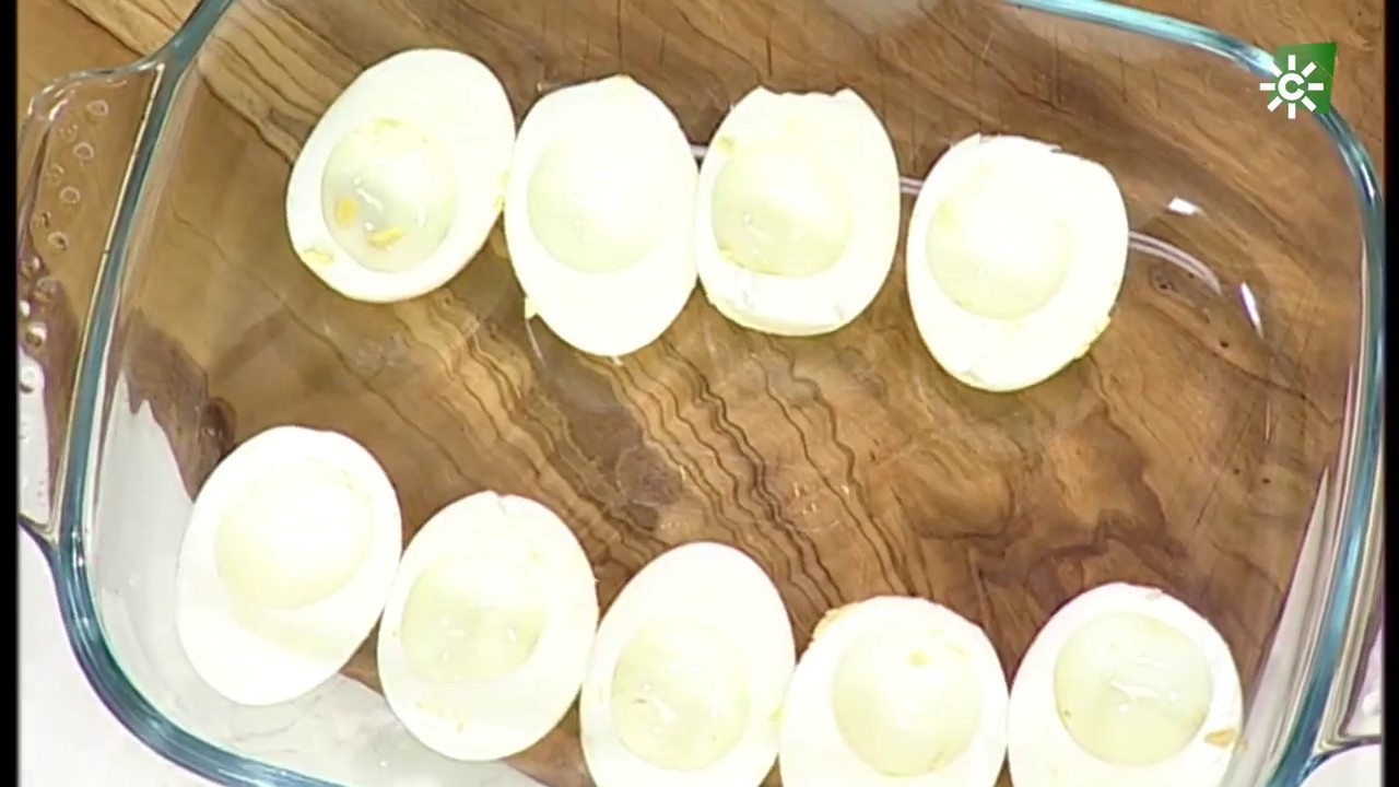 Cómetelo | Huevos rellenos gratinados