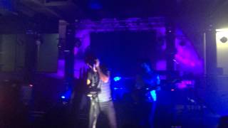 Young the Giant - Waves 09/18/14