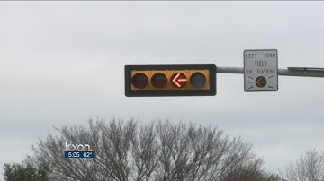 Flashing yellow turn lights cause confusion