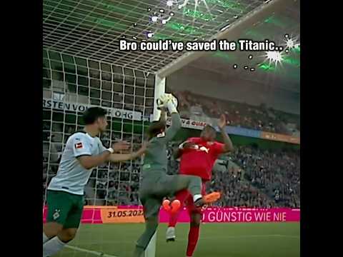 Bro save the keeper😆 #football #futbol #funny