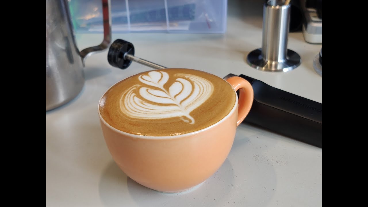 + cafelat robot + 3 = latte - YouTube