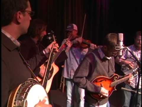 Ed Helms Performs With The Turkey Creek Ramblers: ...