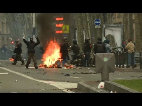 Gilets Jaunes Premières Violences à Toulouse Pour Lacte 11