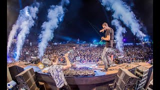 Miniatura del video "W&W & Groove Coverage - Moonlight Shadow (LIVE Tomorrowland 2019)"