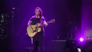 Ashley McBryde - "Fat and Famous" (C2C 2019, O2 Arena, London)