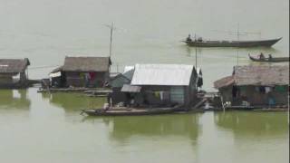 Fishing with bamboo techniques in the Mekong in Cambodia