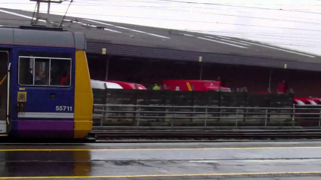 Preston HD-Class 142 Pacer +150/1 Super Sprinter Northern arrives - YouTube