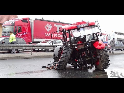 Wypadek w Ochabach /  Ciężarówką w ciągnik rolniczy / LPR w akcji