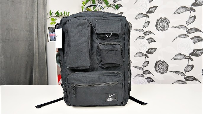 Nike Sportswear Essentials Sling Bag (8L)