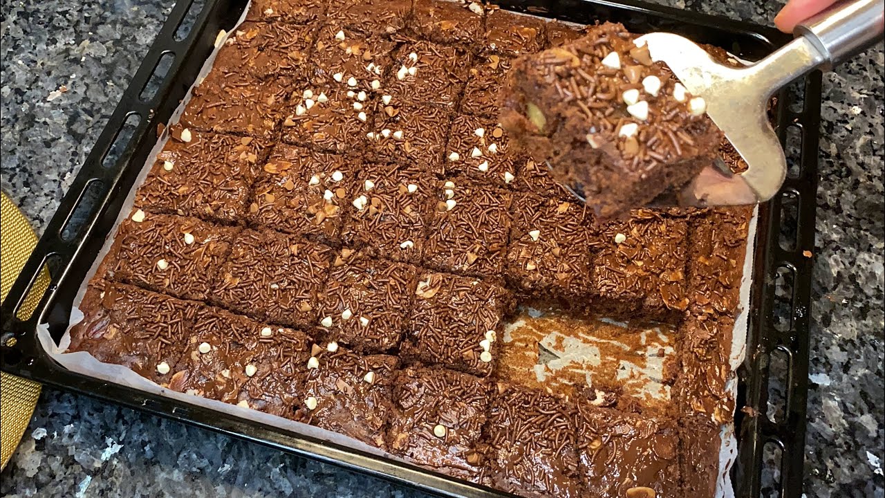 كيكة التمر كتجي لذيذة ومعلكة خطيرة في المذاق بكمية كبيرة #كيكة_التمر#كيكة#كيكة_الشكولاطة#كيك_إقتصادي