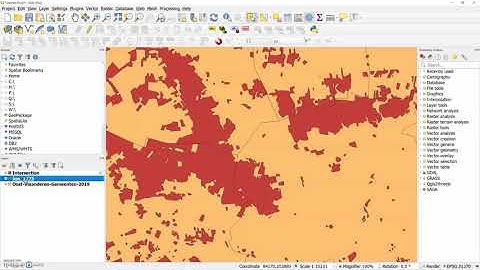 Intersection (QGIS 3.10)