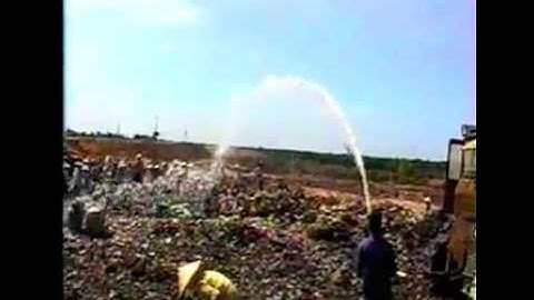 Xử lý rác tại bãi rác Đông Thạnh