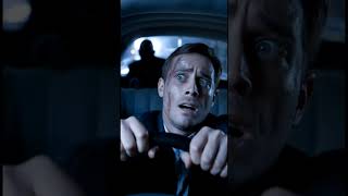 When He Looked in the Mirror… He Wasn’t Alone 😱