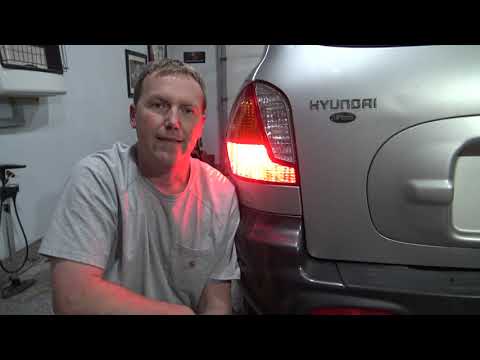 01-06 Hyundai Santa Fe Brake light Replacement