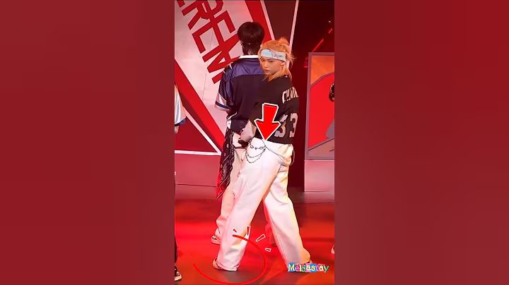 Felix adjusted his position before perform🐣😍he is so cute #felix #straykids #ceremony