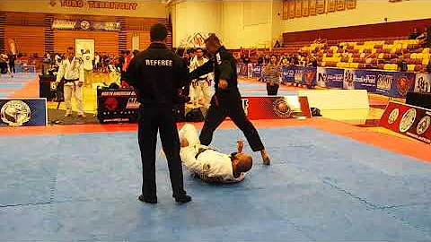 Tom Cronin Vs Elias Gallegos