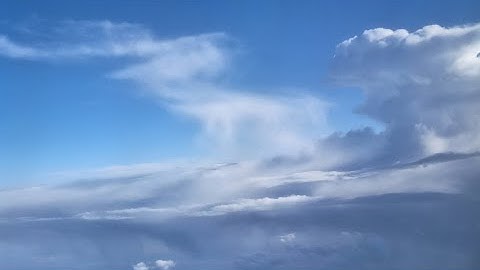 Flying around a thunderstorm front over central Spain