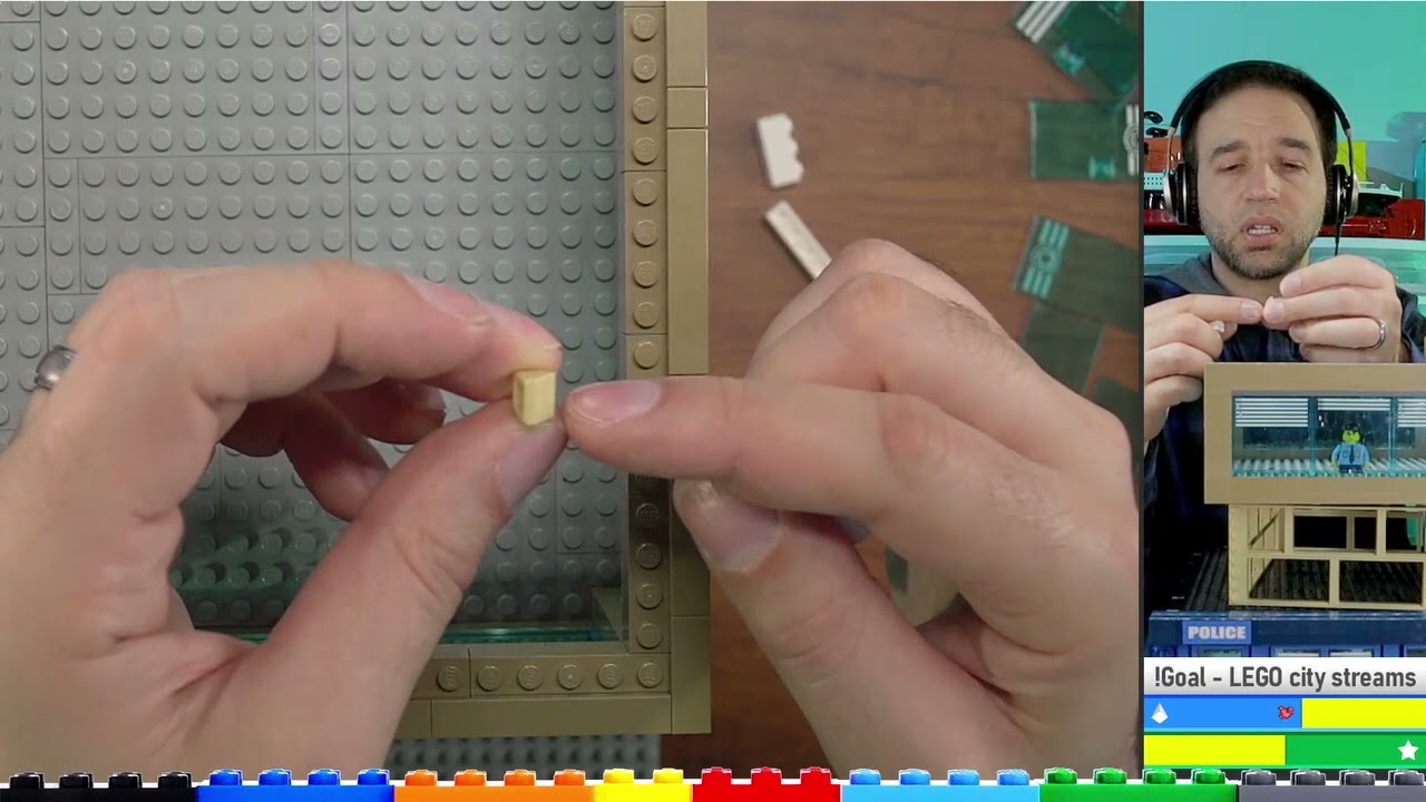 yn cynnwys lluniadau anarferol o benodol gyda manylion wedi'u crefftio'n ofalus.