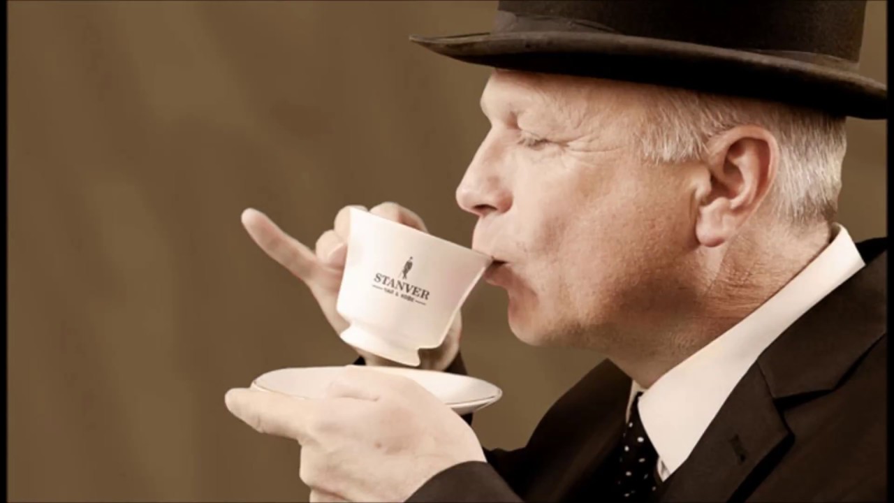 Слово чопорность. Англичане пьют чай. Пить чай с оттопыренным мизинцем. Джентльмены пьют чай. Британцы пьют чай.