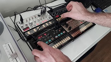 Adam Vox making Old School Techno using Korg Volca