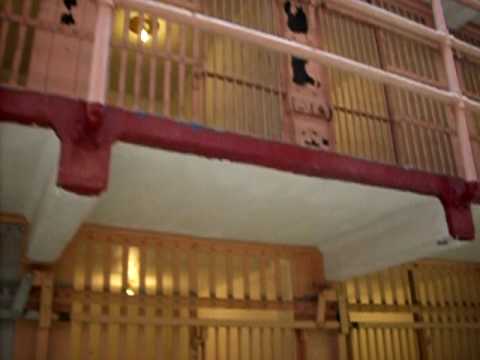 Videó: A Börtönök építészének Alcatraz Ihlette Island Bound Bővítése Júniusban Jelent Meg