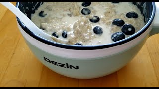 Quick banana-blueberry oatmeal on the 1.5 -liter Dezin electric hot pot