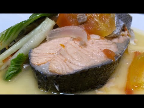 Video: Inihurnong Salmon Na May Mga Gulay