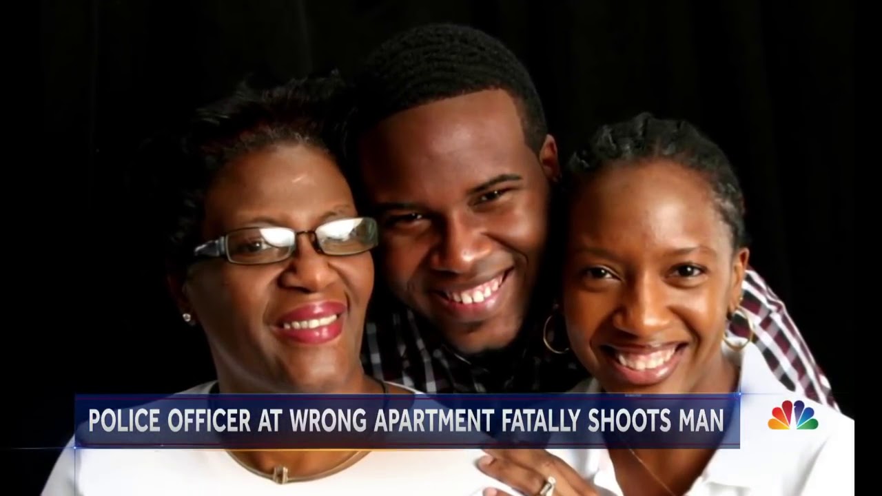  Dallas Police Officer Fatally Shoots Man In His Own 