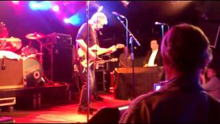 Video thumbnail of "Dave Edmunds and The Refreshments - You never can tell - KB Malmö July 19th 2011"