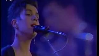 Video thumbnail of "Madredeus - "A sombra" (La sombra) / Coliseu dos Recreiros- Lisboa 1991"