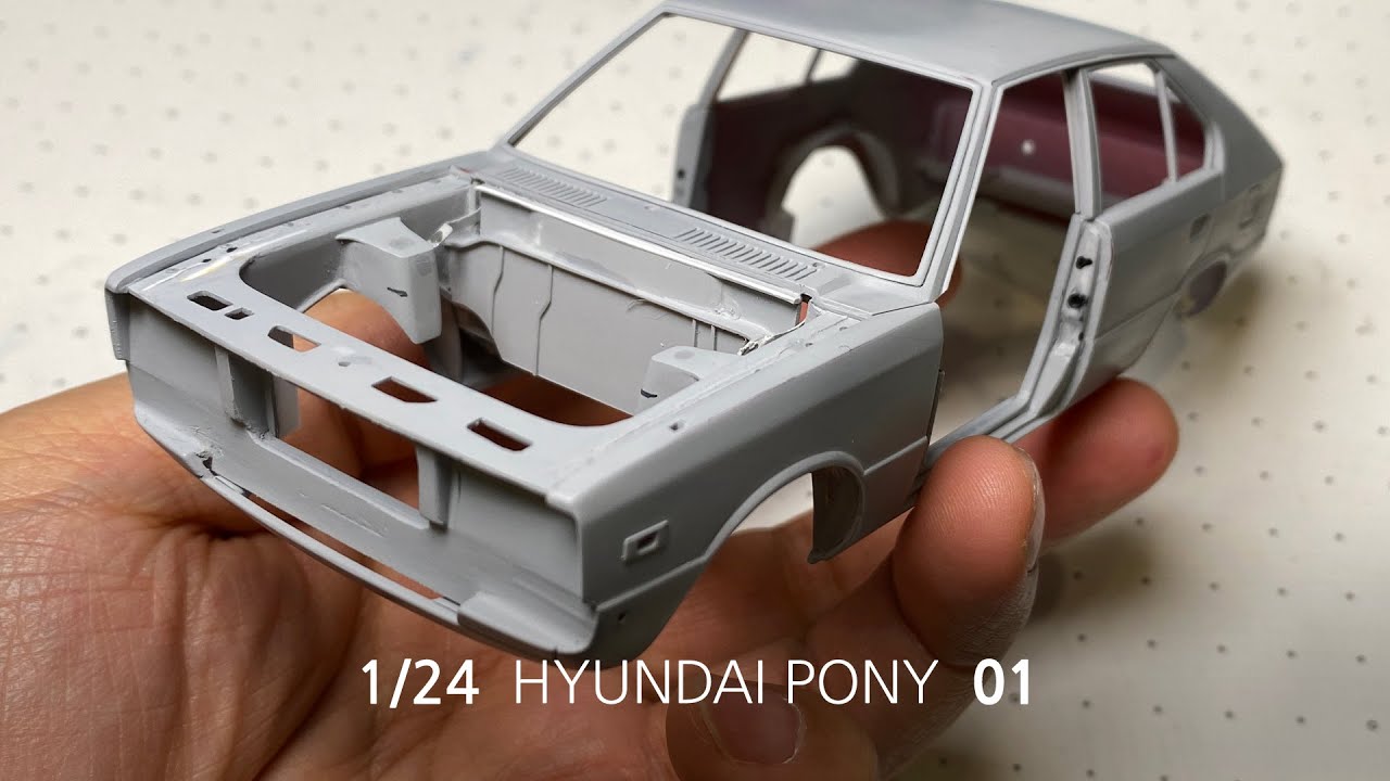 HYUNDAI Pony プラモデル 1/24スケール Academy 1/24 Korea First Model Car Hyundai Pony TAXI version