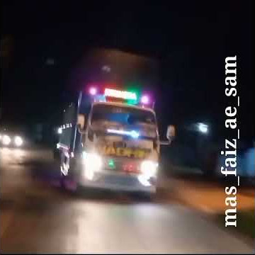 story'wa Truck Sam Nadhif oleng angkat ban #trukoleng #fyp#