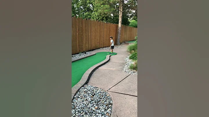 6yr old makes 1st Hole in One